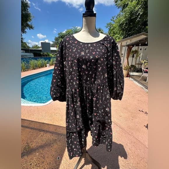 Time and Tru Dresses & Skirts - Time and Tru Black Floral Dress